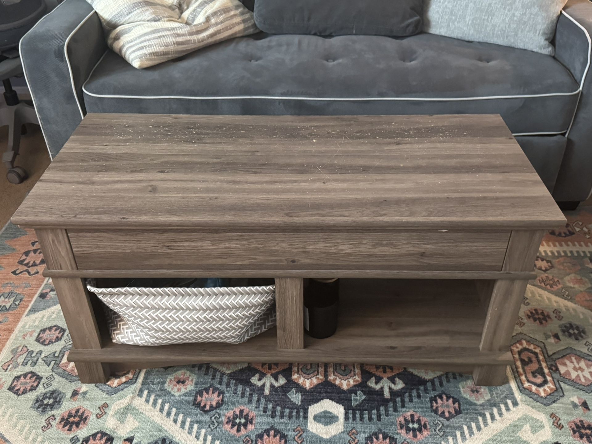 Bowery Hill Lift Top Coffee Table in Salt Oak