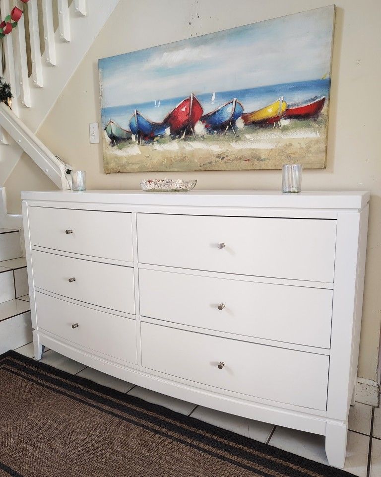 SOLID WOOD DRESSER EXCELLENT CONDITION DELIVERY AVAILABLE