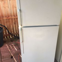 FRIDGE 29"