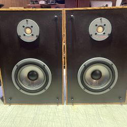Infinity RS-9 Bookshelf Speaker, Re-foam 6.5” Woofer, Perfect Working Condition.