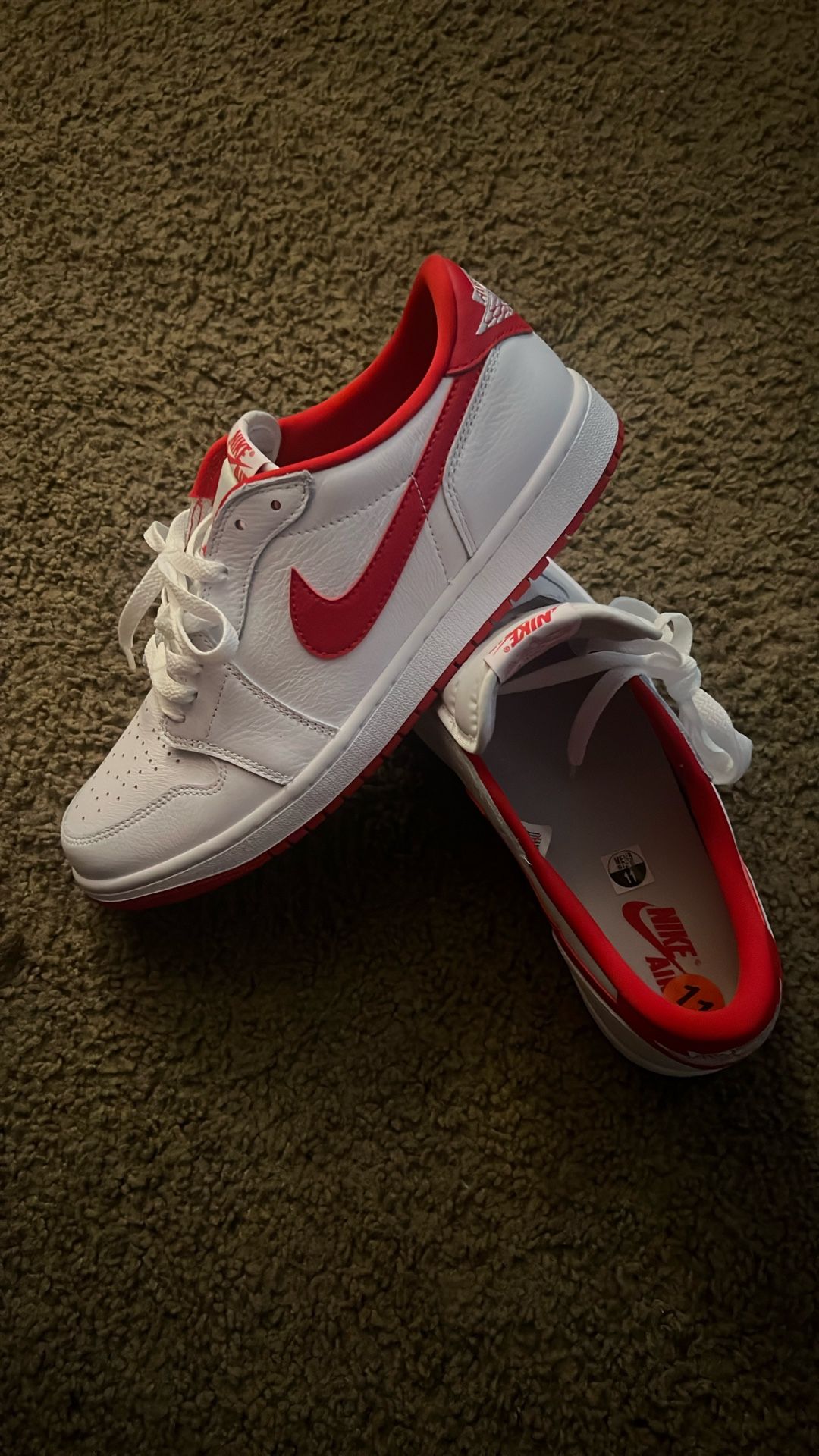 Retro University Red Jordan 1