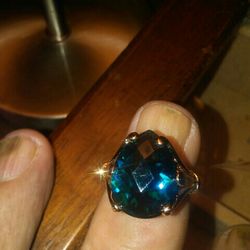 Blue Sapphire. 18 K Over Sterling silver. 4ct Stone