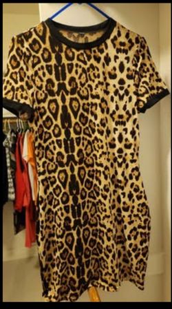 Leopard print short sleeve dress
