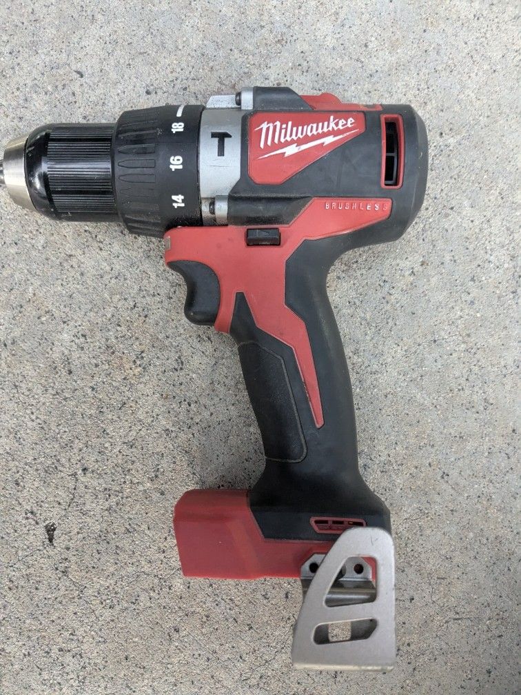 Milwaukee 18v 1/2" Drill