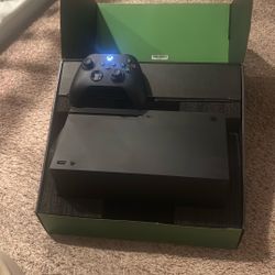 XBOX LIKE NEW 