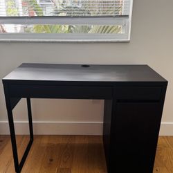 IKEA MICKE Desk