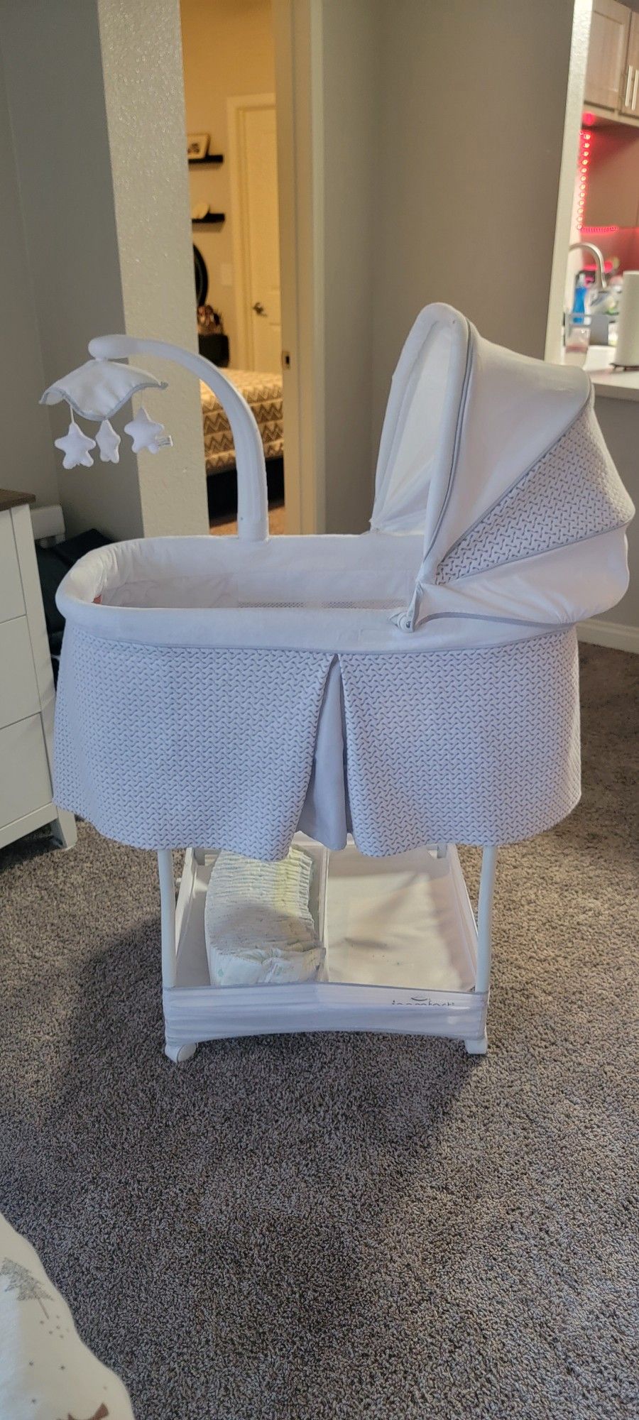 Serta iComfort Hands-Free Auto-Glide Bedside Bassinet Portable