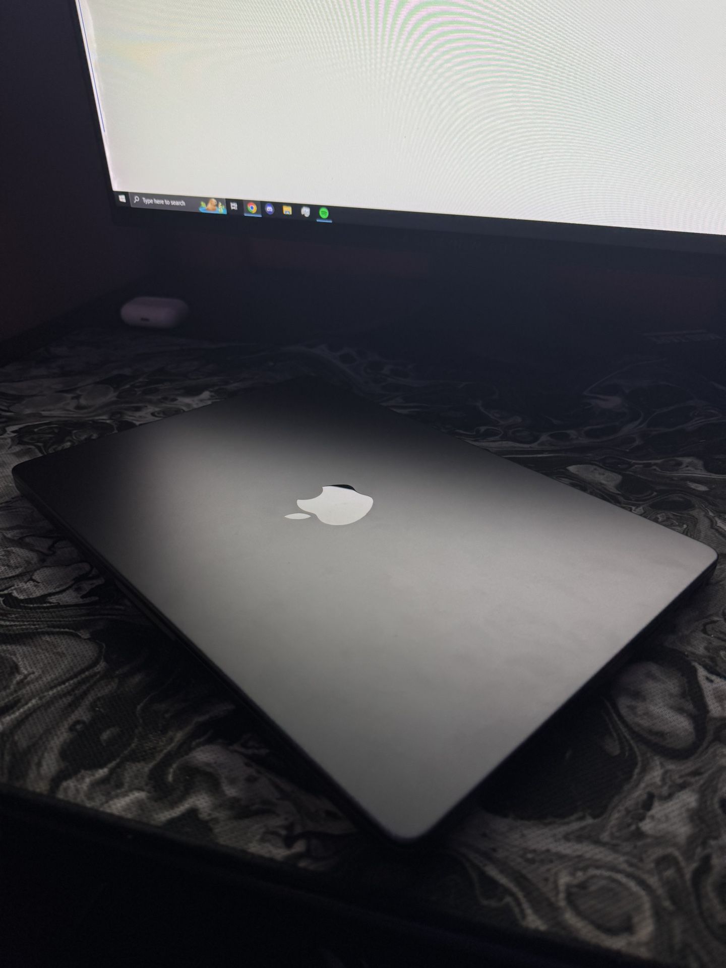 MacBook Pro (M3 PRO CHIP) 2023