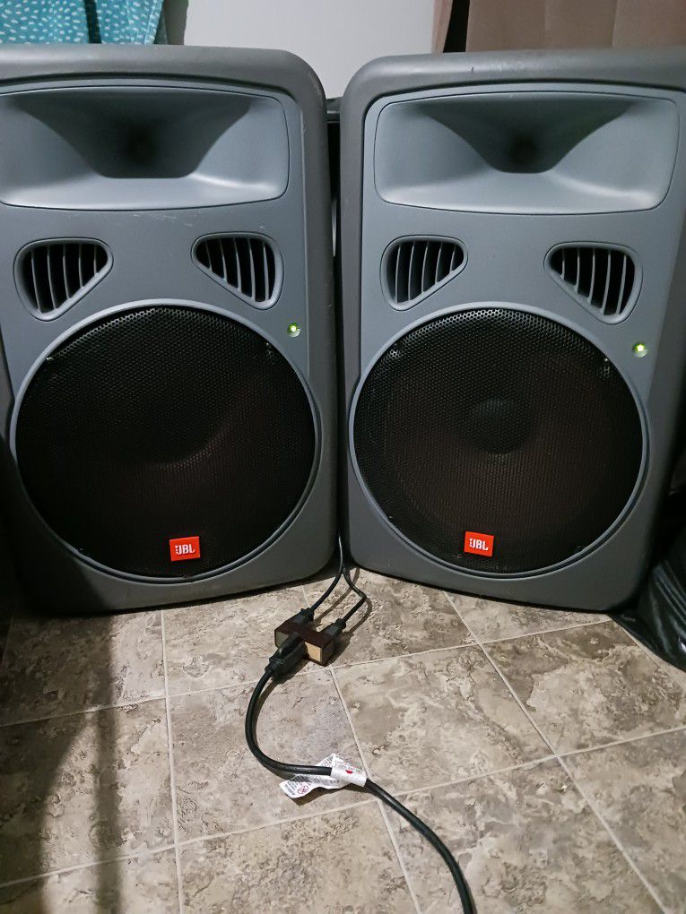 300$  JBL EON 15"" G1 PAIR PROFESIONAL  POWERED AMP  SPEAKERS   AUDITORIUM  PARTY ROOM DJ SOUNDS    TESTED  RMS WATTS  CLEAR LOUD  """ OFERTS   OPEN  