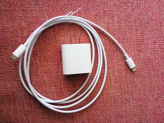 Fast Charger With 6ft Lightning Cord.