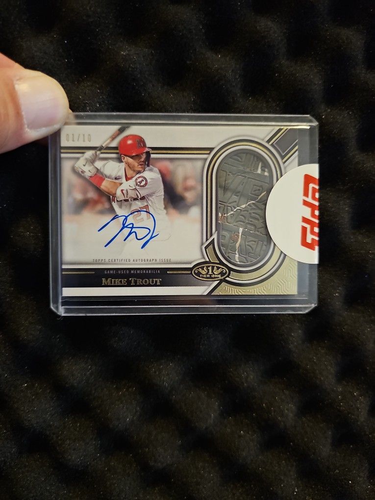 2023 Topps Tier One Mike Trout Gripping Relic Auto 1/10