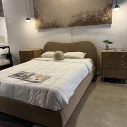 Designer Style Curved Bed Frame w/ Built-In Drawers — FREE Delivery