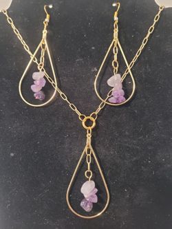 Amethyst and gold necklace and earrings