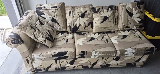 Sofa bed & accent chairs