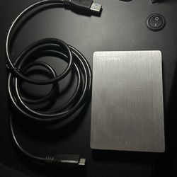 Toshiba  Canvio External Hard Drive DTD210 (1TB) w/Charger
