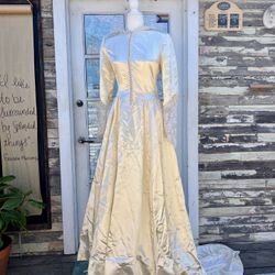 1950s Vintage Wedding Dress