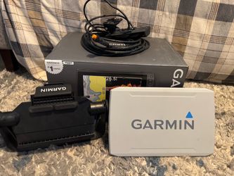Garmin Echomap ultra 106SV 10” with Garmin livescope LVS34,GLS 10 black box, and fishing specialties transducer pole