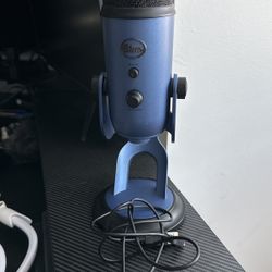 Logitech - Blue Yeti Professional Multi-Pattern USB Condenser Gaming Microphone 