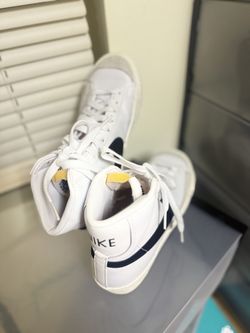 Nike blazer (Shoes)