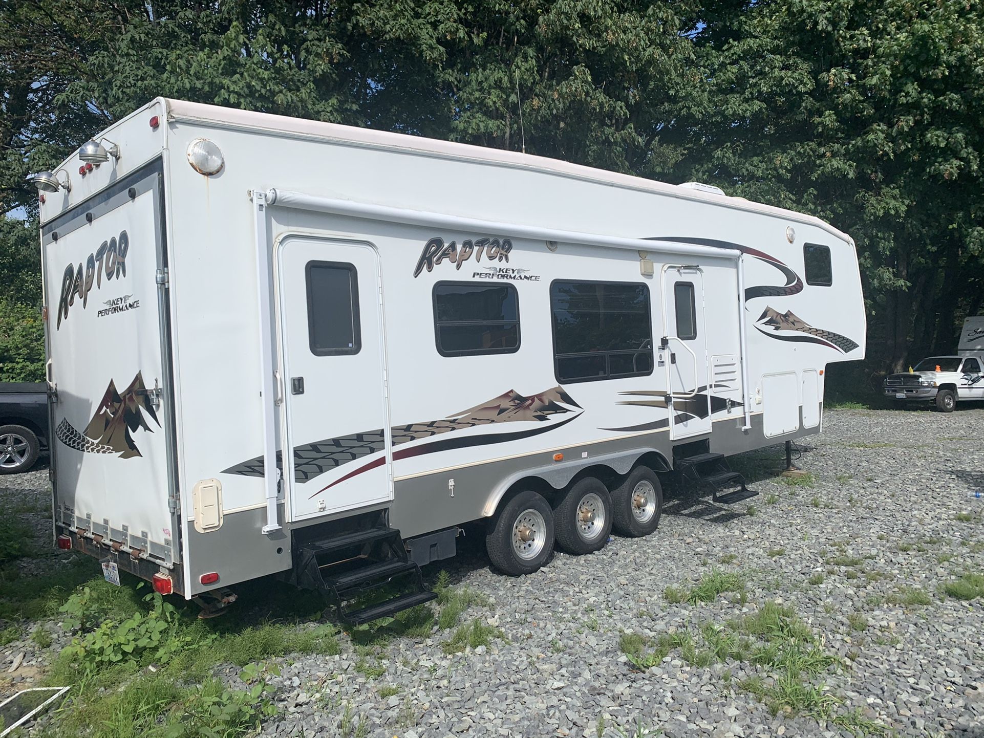 2006 Raptor My Keystone 34 Ft Triple Axle Fifth Wheel Toy Hauler For