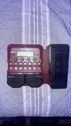Zoom B1X4 Multi Effect Processor Bass Pedal