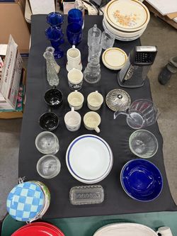 Mixed Kitchenware and Glassware Lot