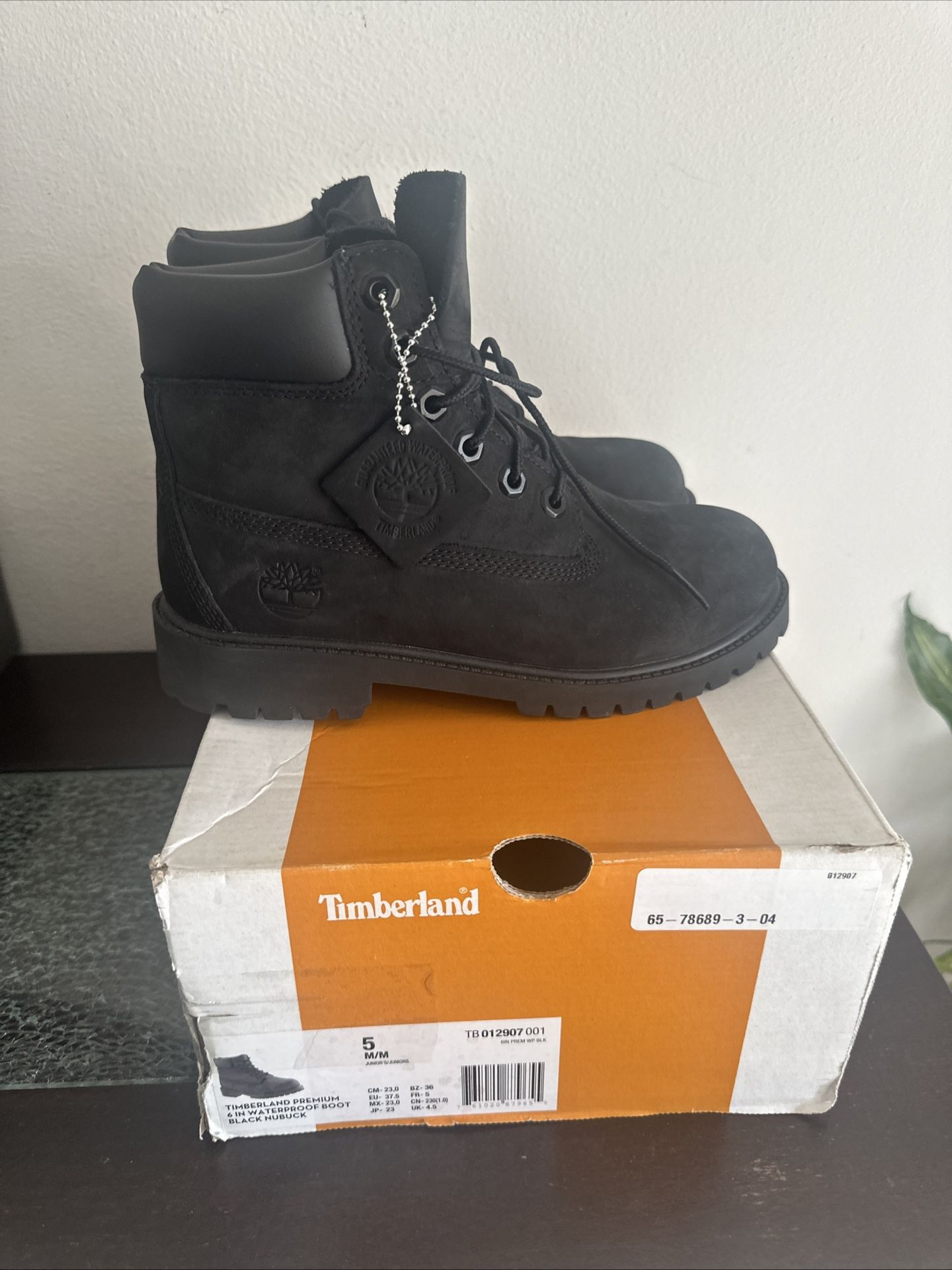 Big Kid's Timberland 6 In. Premium Boot Black Size 5 m/m