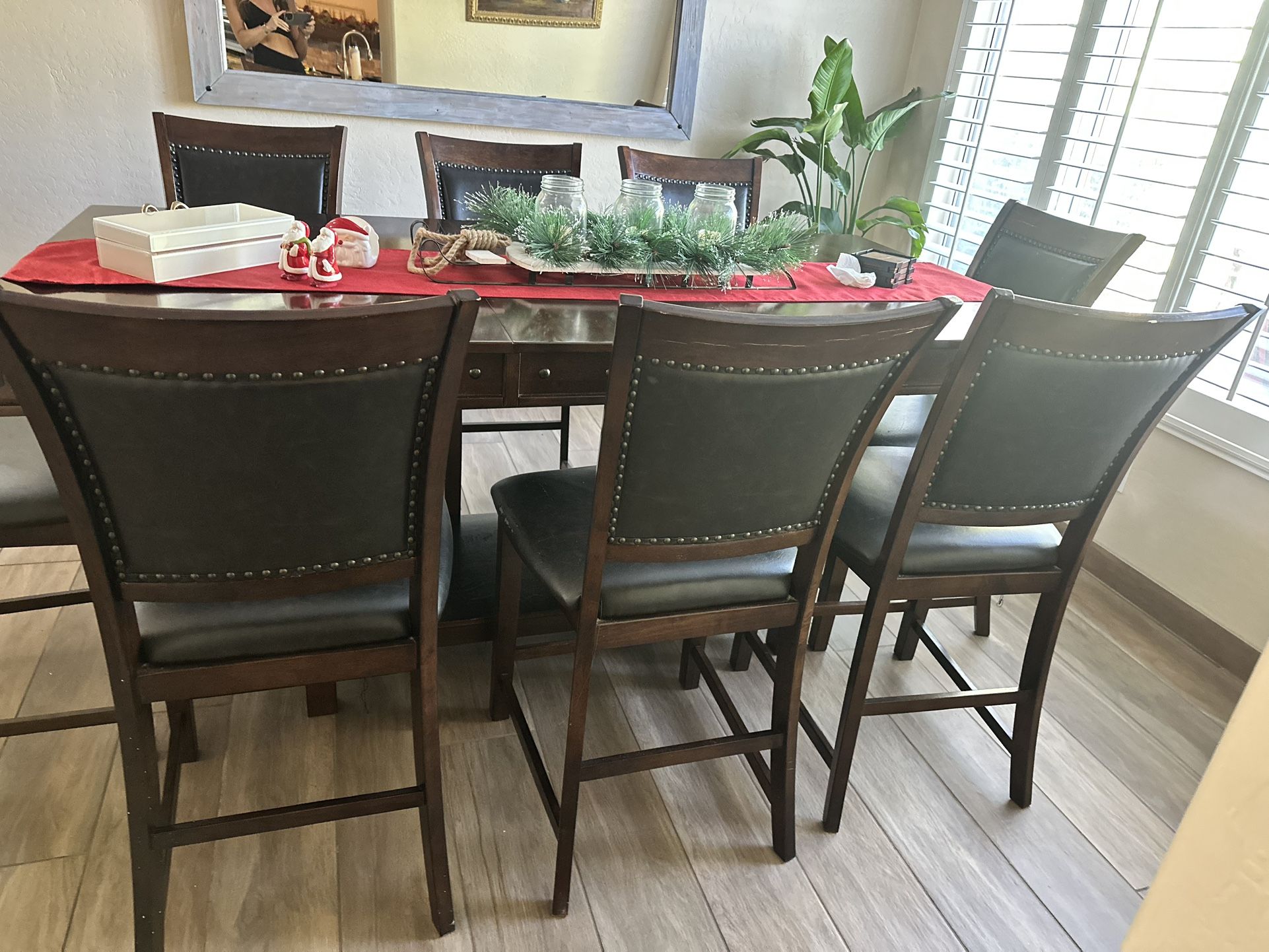 Table With 8 Chairs 