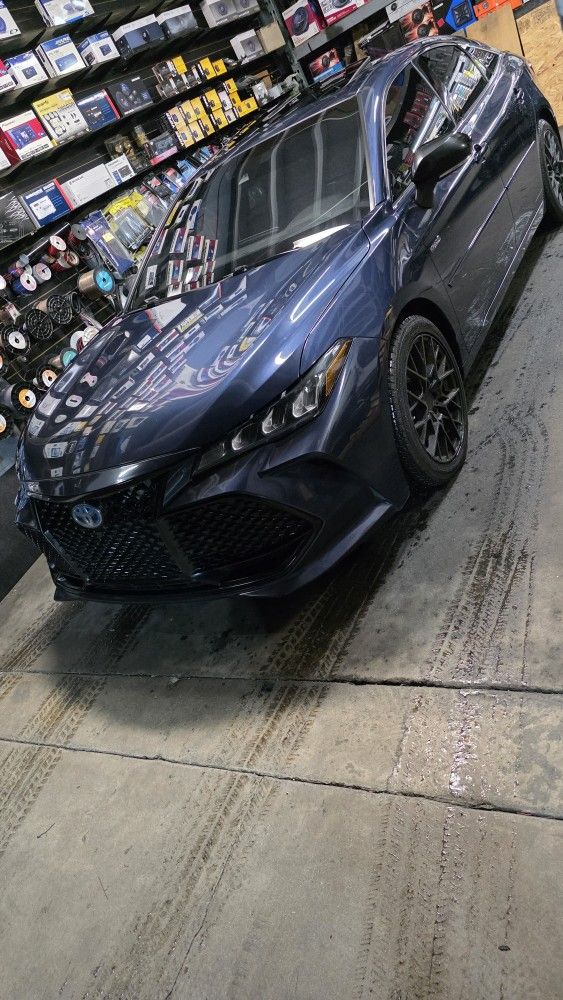 THE RADIO GUYS 🔊 🔊 🔊 Car Audio ✅️ Alarms ✅️ Window Tint ✅️ LED Lights ✅️ Troubleshooting ✅️ And Much More. Sales And Installations
SE HABLA