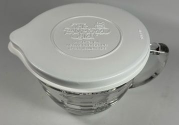 PAMPERED CHEF 4 CUP GLASS BOWL WITH LID