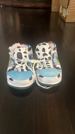 Sneaker cozy slippers