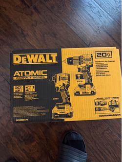 DEWALT  atomic compact series