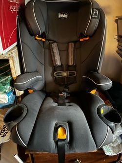 Chicco Convertible Car Seat with Extra Cover