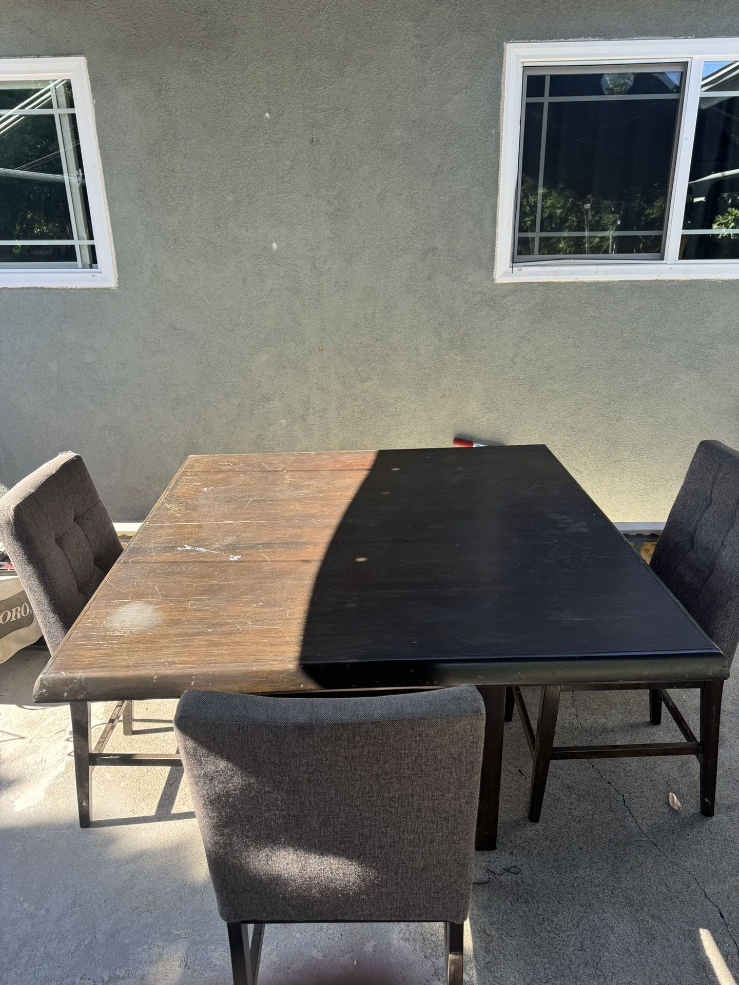 Dining table 4 seats