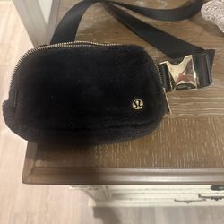 lemon Black Fur Bag