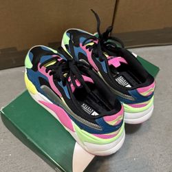 Puma womens shoes Femmes  Size US 10