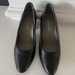 New Aerosoles Women's Mid Heel Black shoes Size 5 1/2 