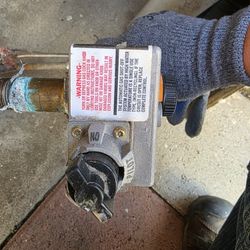 Water Heater Gas Valve And Burner