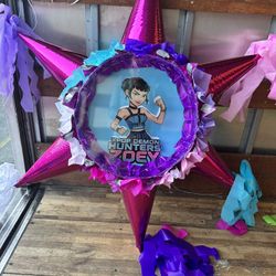 Kpop Demon Hunters 3D Star Pinata ZOEY