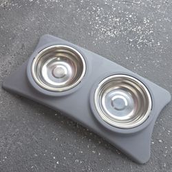 New in Set For Your Dogs And Cats Base Grey And Bowls The Stainless
