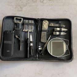 Vintage men’s grooming kit