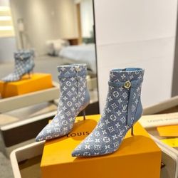 LV women's shoes (with box)