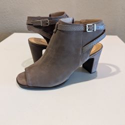 NEW Nurture ankle heel
