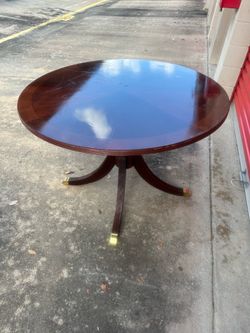 VINTAGE BERNHARDT 54” X30”H ROUND TABLE(EXCELLENT FOR RESTORATION)