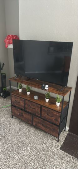 Onn 43" smart TV+ TV stand + google streaming device