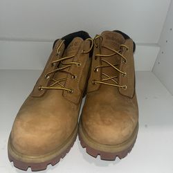 Like New Mens Timberlands 8.5 