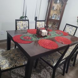 Table  Whit  6 Chairs