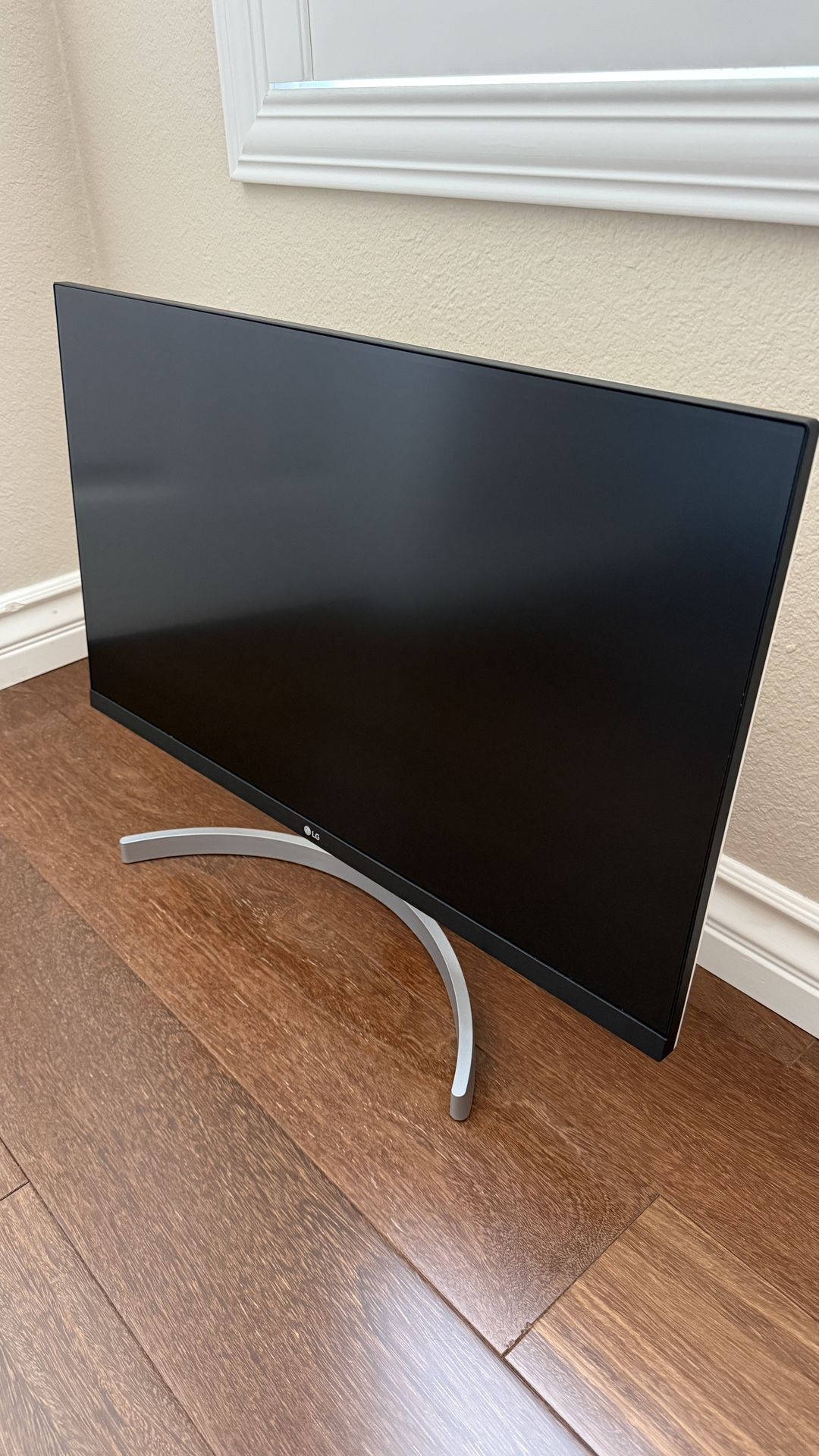 LG Monitor