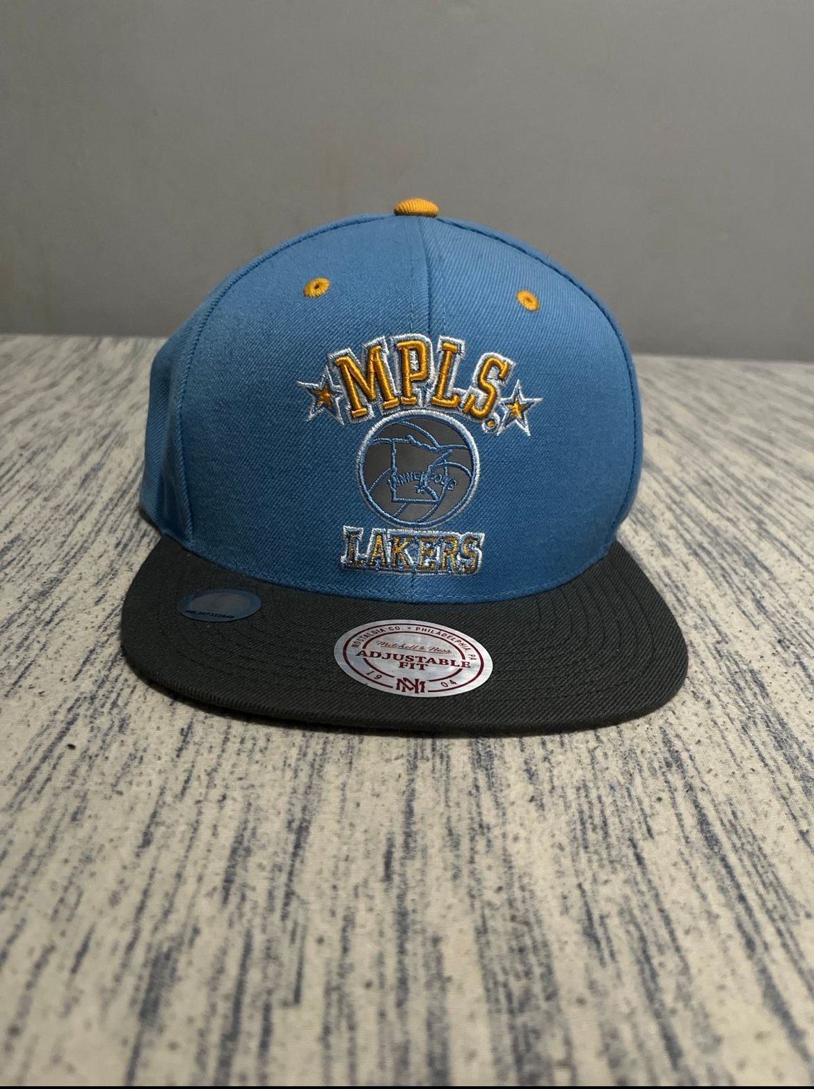 MPLS LAKERS HAT