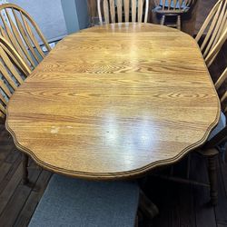 Solid Oak Kitchen Table with 6 chairs & 2 leafs